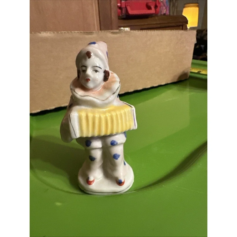 Vintage Porcelain‎ Clown With Accordion From Occupied Japan 4in Miniature